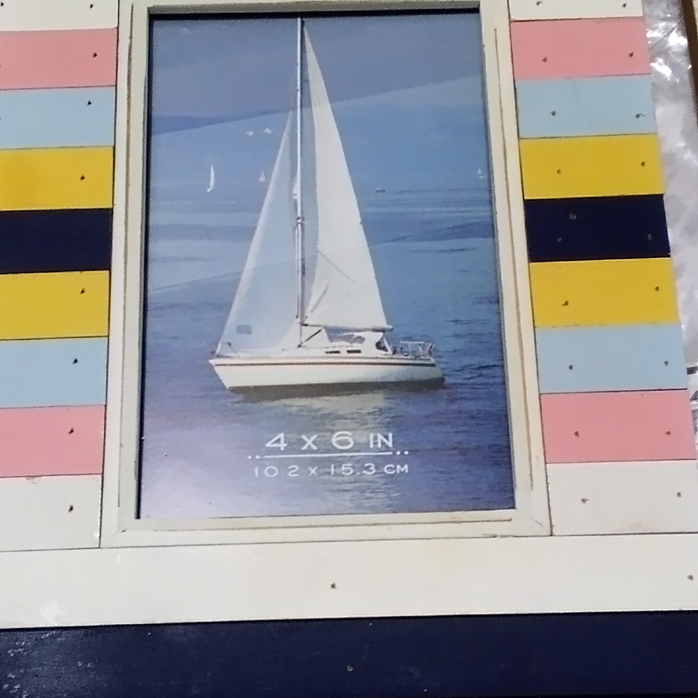 Striped Multicolor Photo Frame - Picture 14 of 17